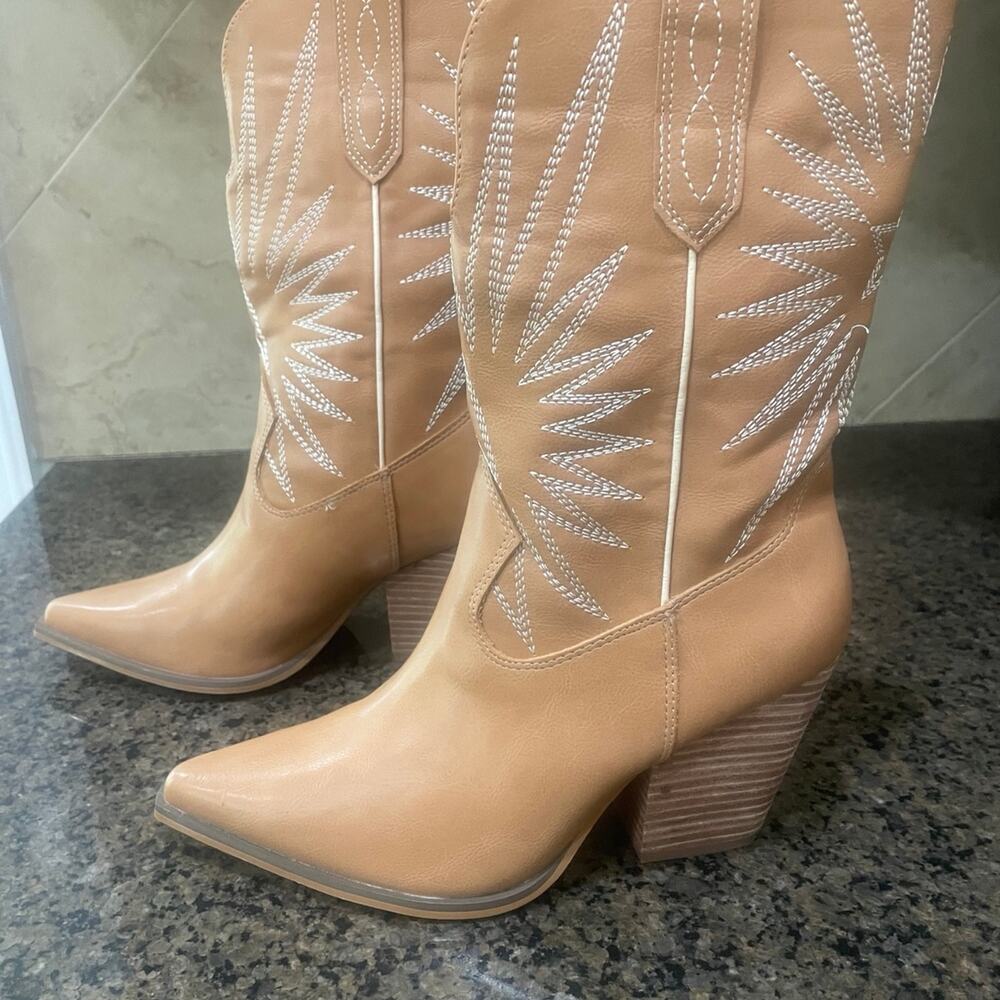 Women’s Size 9 Oasis Society Boots
